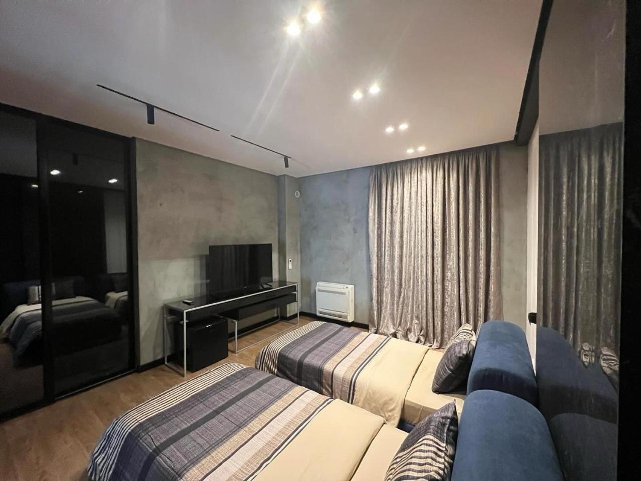 Remarkable Apartment Тирана Экстерьер фото